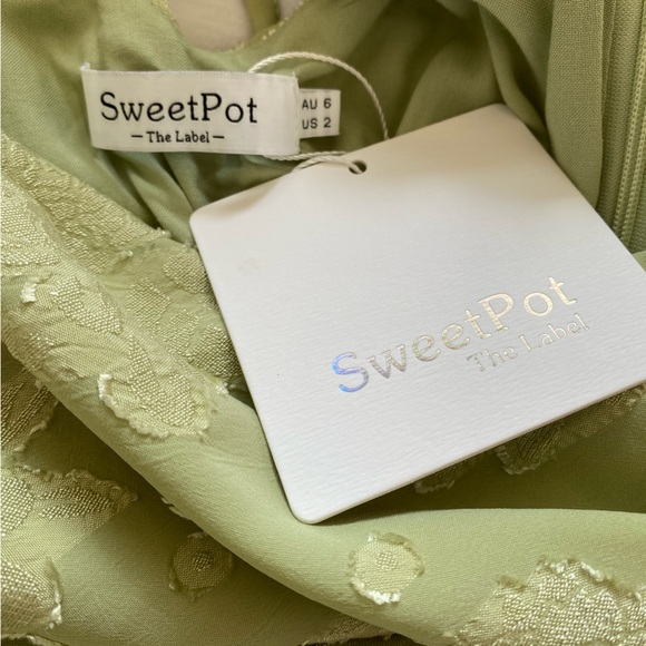 Sweetpot Pistachio Green Lace-Up Dress with Floral Appliqués - US 2 (NWT) - Picture 7 of 8